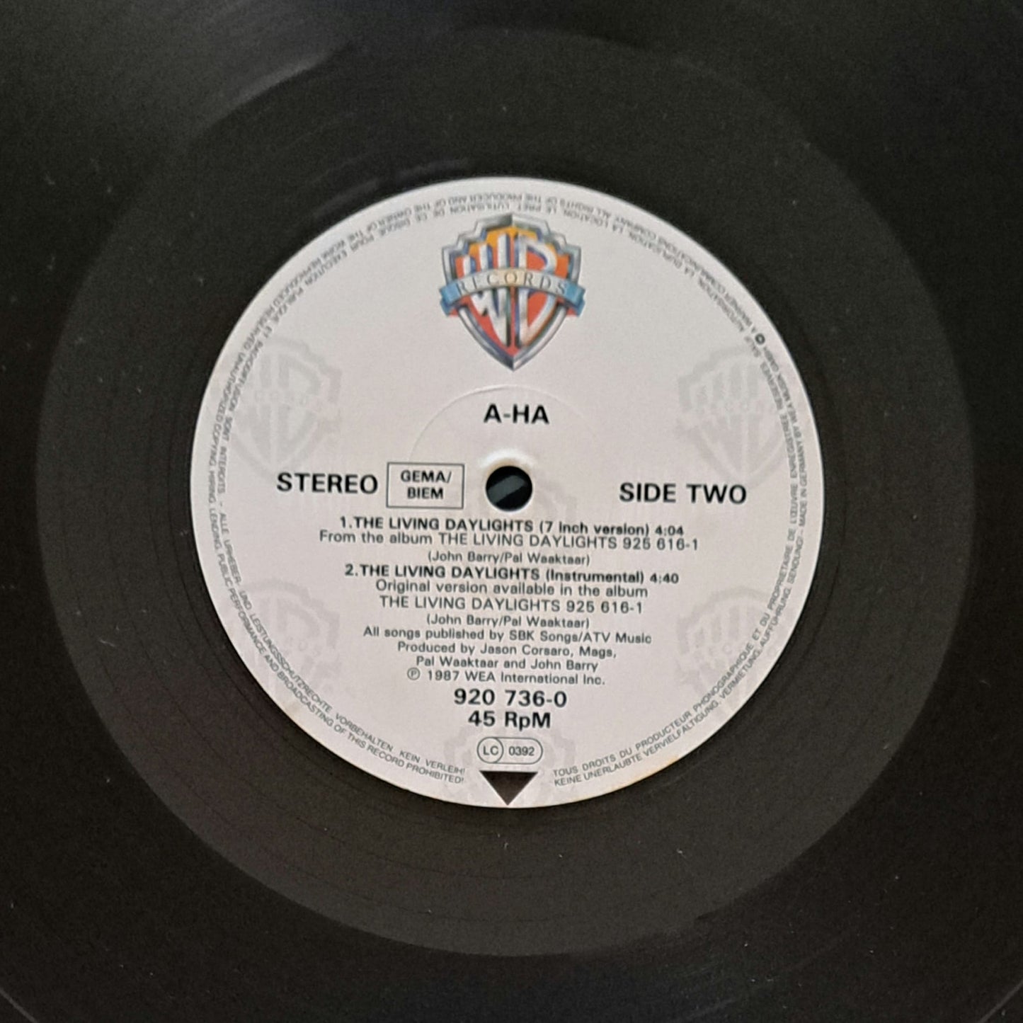 A-HA - The Living Daylights (Extended Mix)