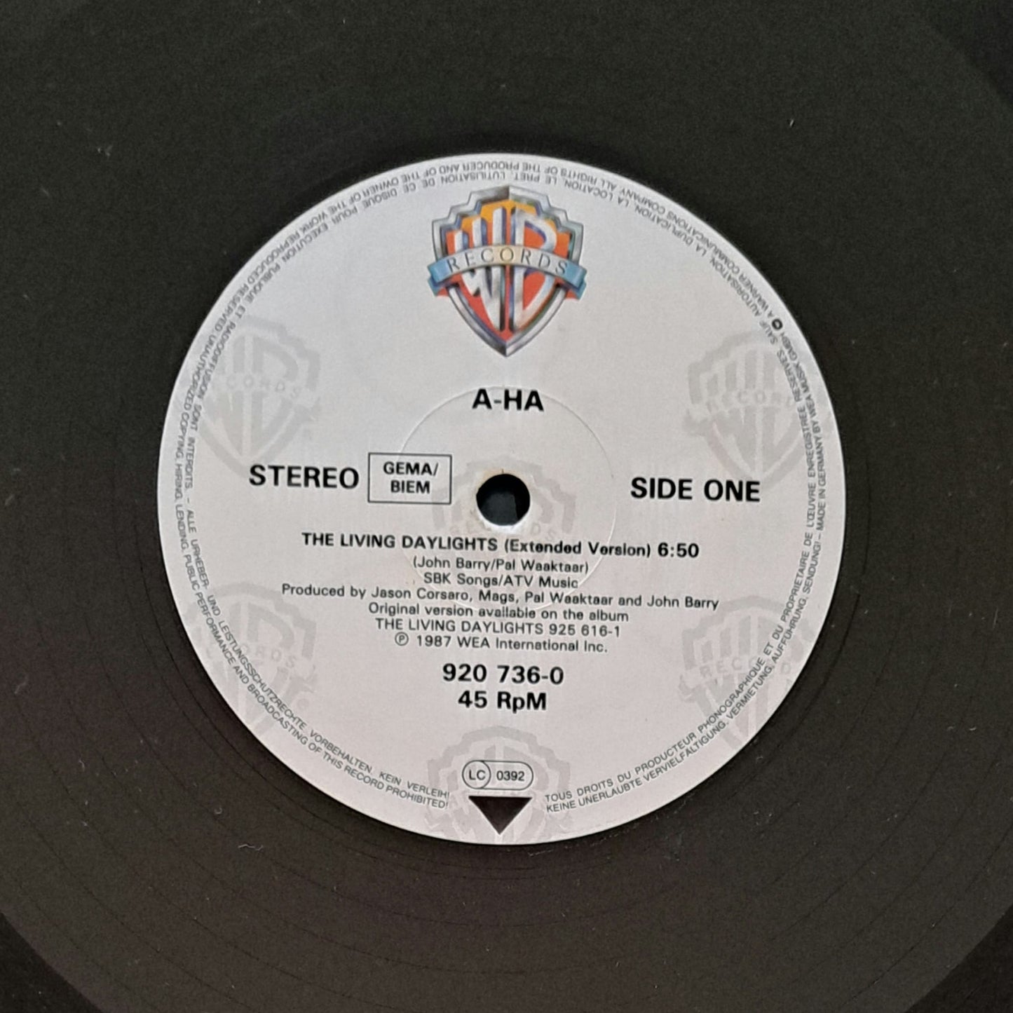 A-HA - The Living Daylights (Extended Mix)
