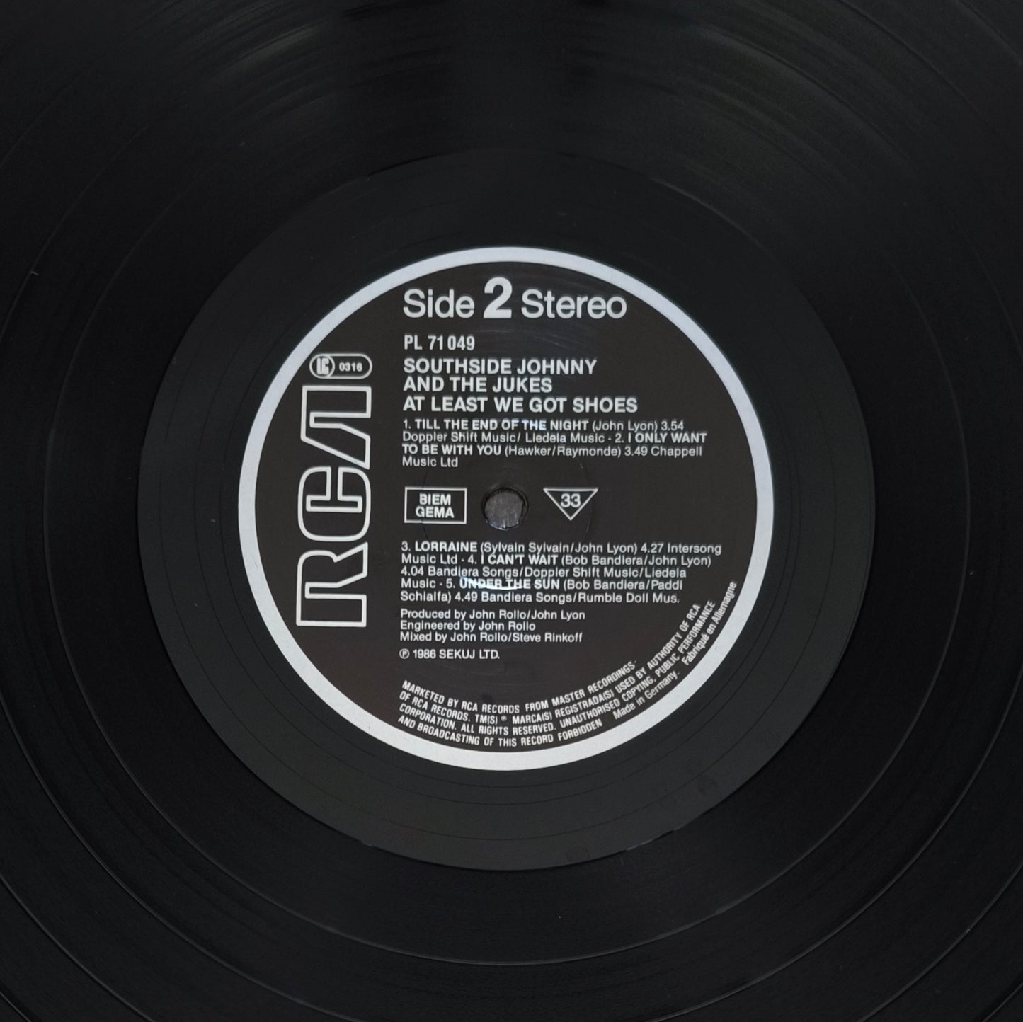 SOUTHSIDE JOHNNY AND THE JUKES - At Least We Got Shoes