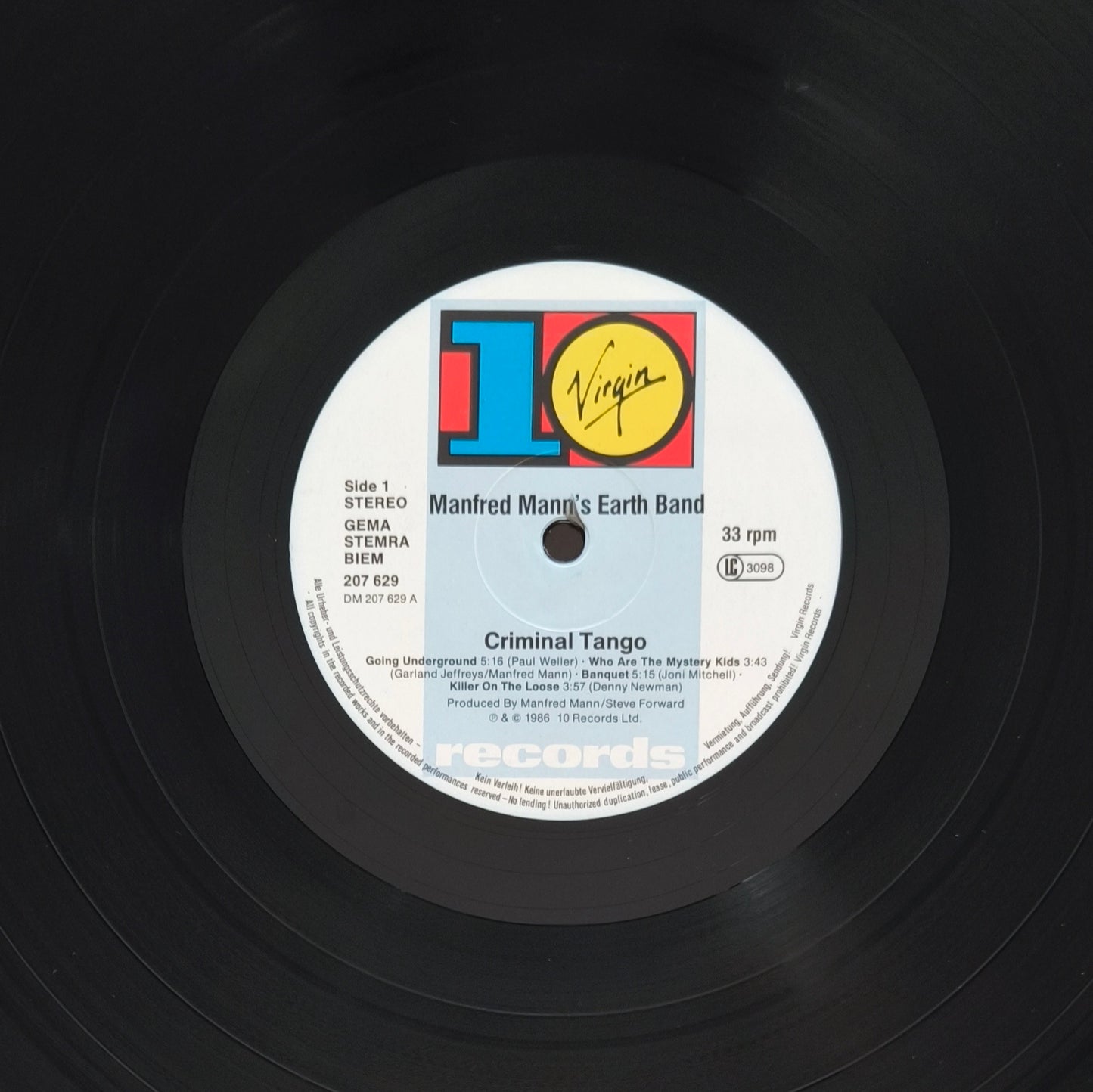 MANFRED MANN'S EARTH BAND WITH CHRIS THOMPSON - Criminal Tango