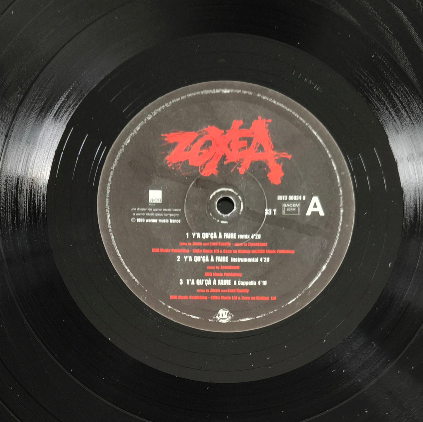 ZOXEA Featuring LORD KOSSITY - Y'a Qu'Çà À Faire