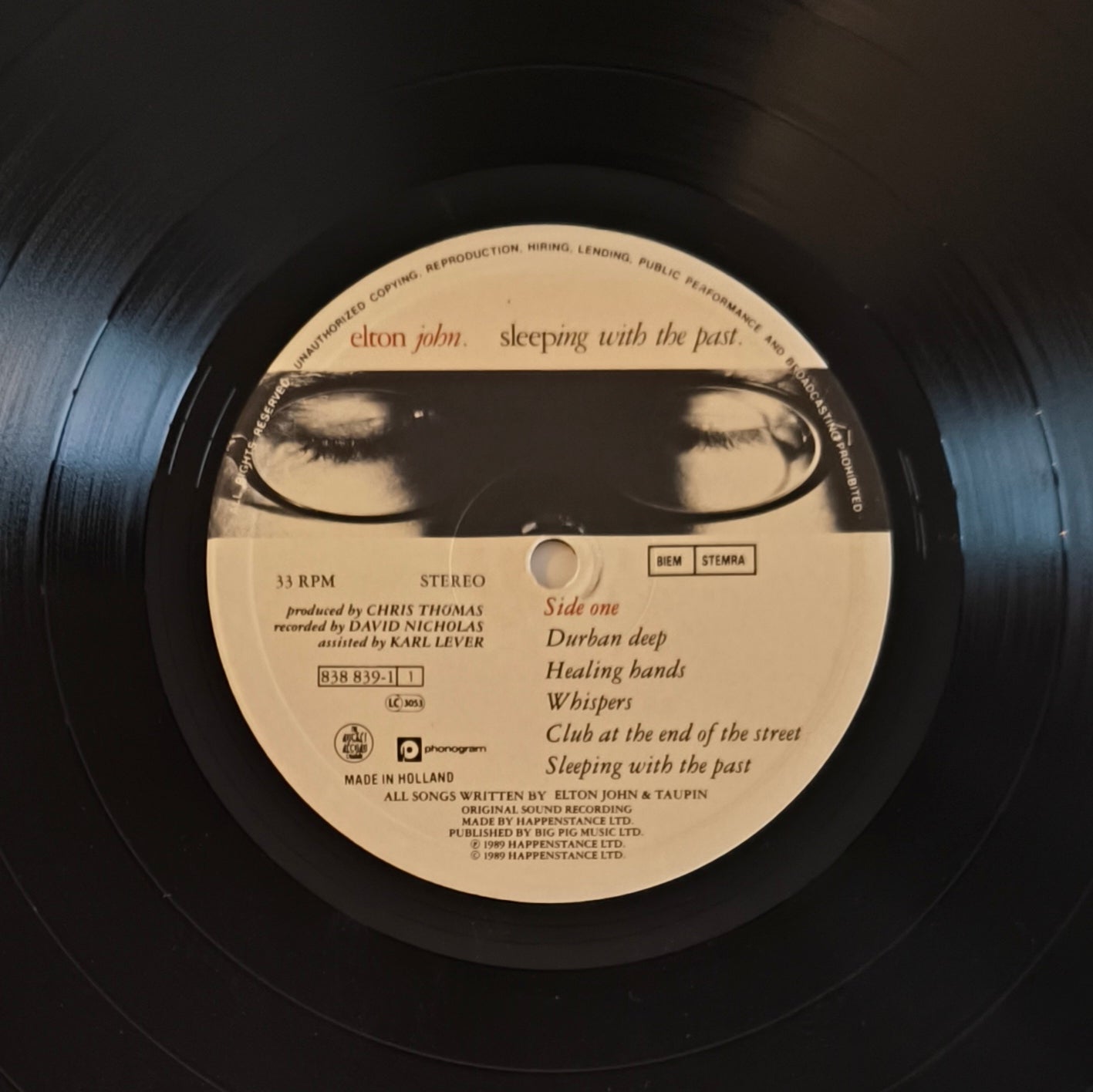 ELTON JOHN - Sleeping With The Past
