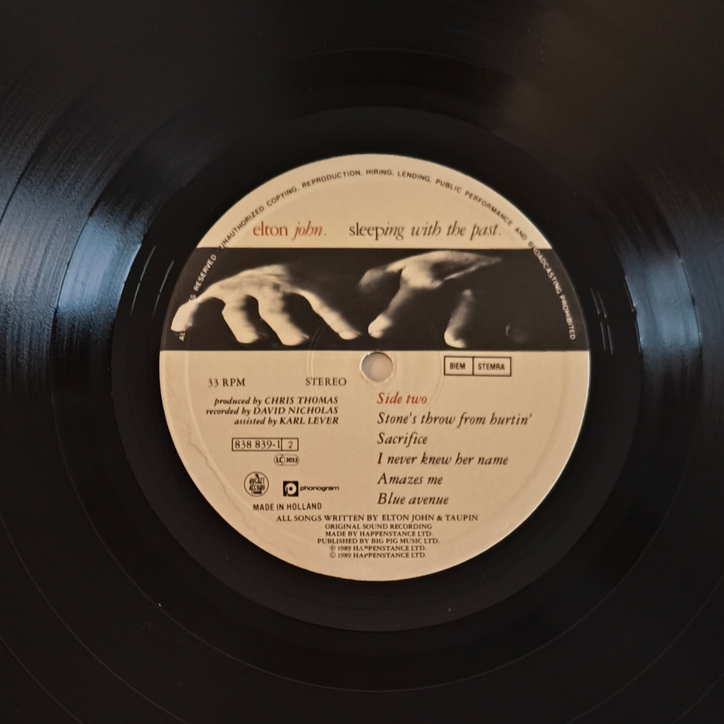 ELTON JOHN - Sleeping With The Past