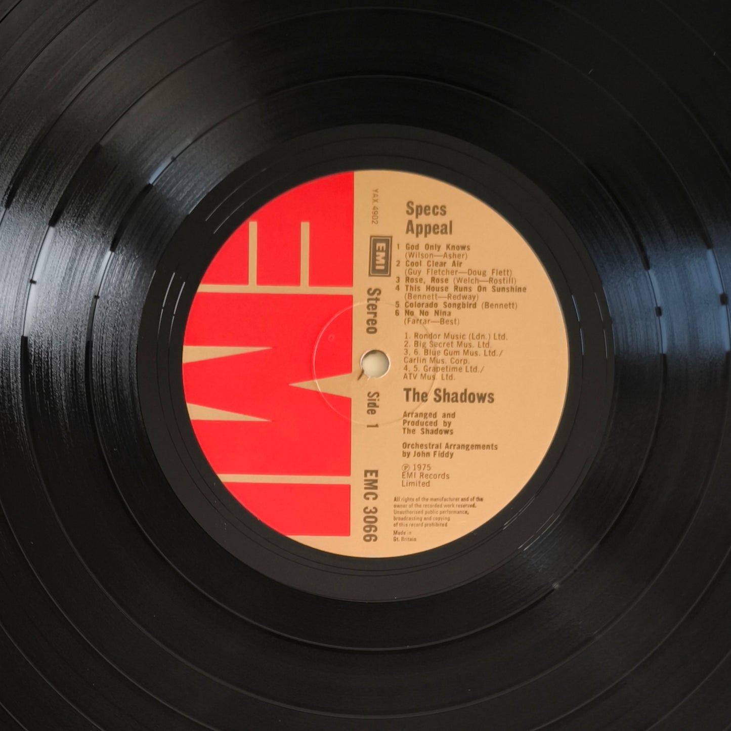 THE SHADOWS - Specs Appeal