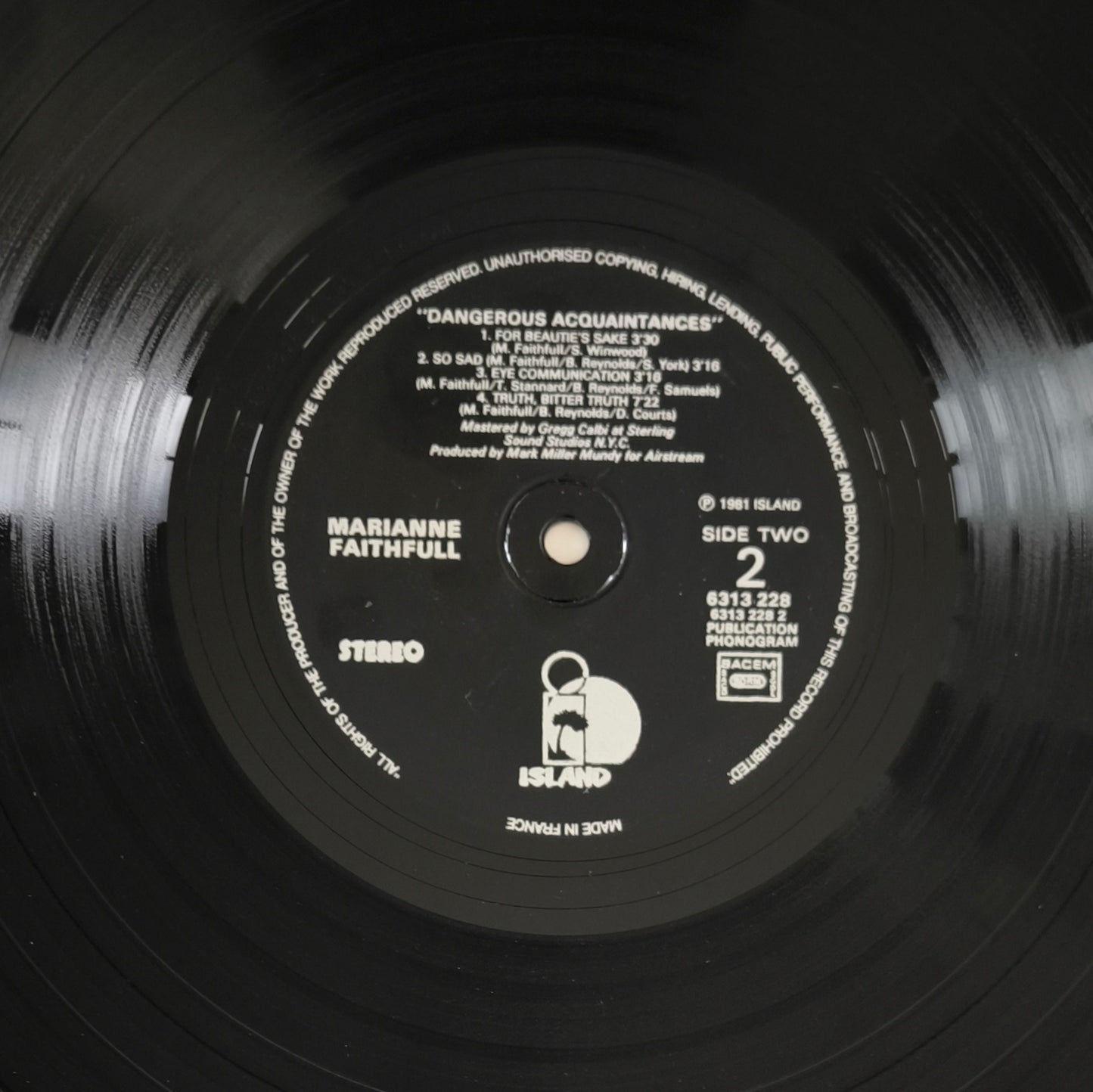 MARIANNE FAITHFULL - Dangerous Acquaintances