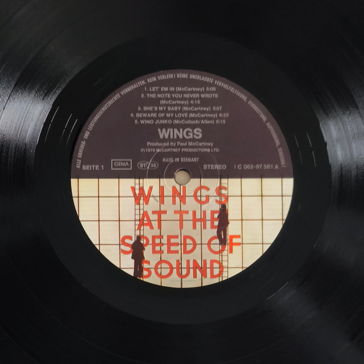 WINGS - Wings At The Speed Of Sound