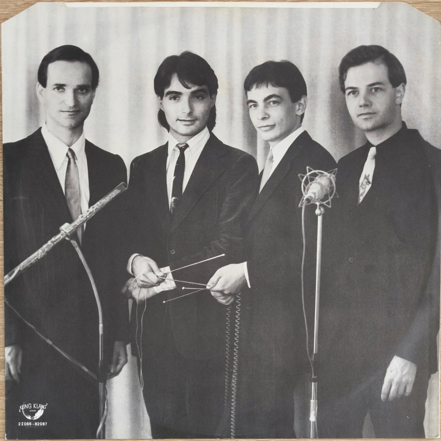 KRAFTWERK - Radio-Activity