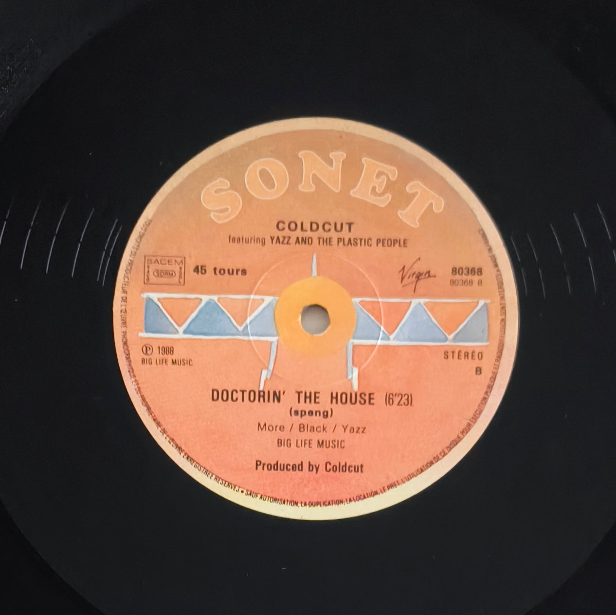 COLCUT Featuring YAZZ AND THE PLASTIC PEOPLE - Doctorin' The House