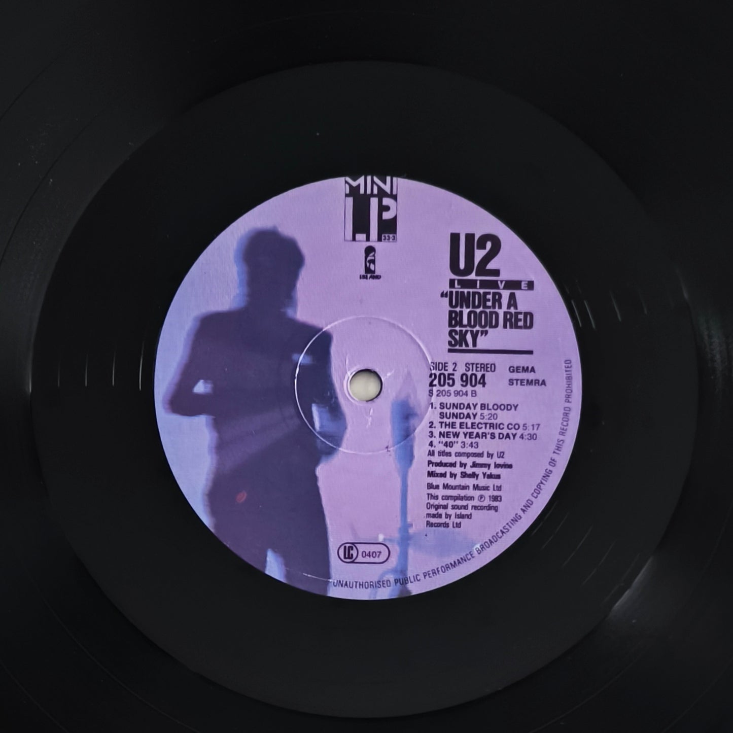 U2 - Under A Blood Red Sky (Live)