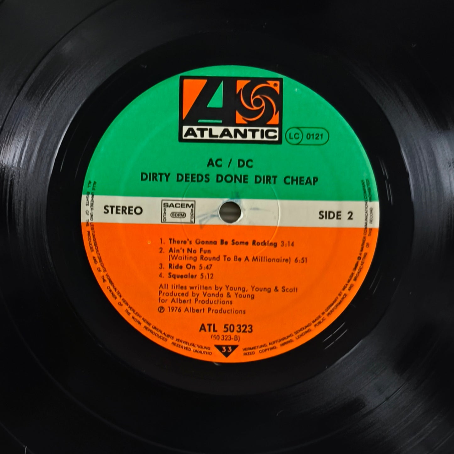 AC/DC - Dirty Deeds Done Dirty Cheap