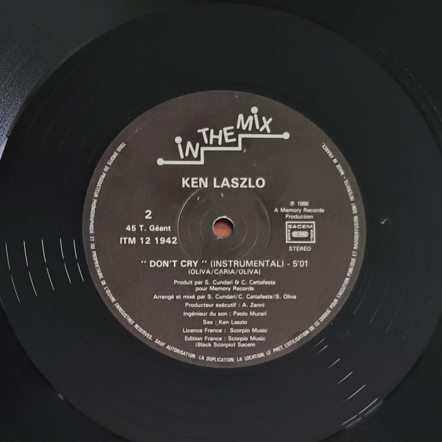 KEN LASZLO - Don't Cry