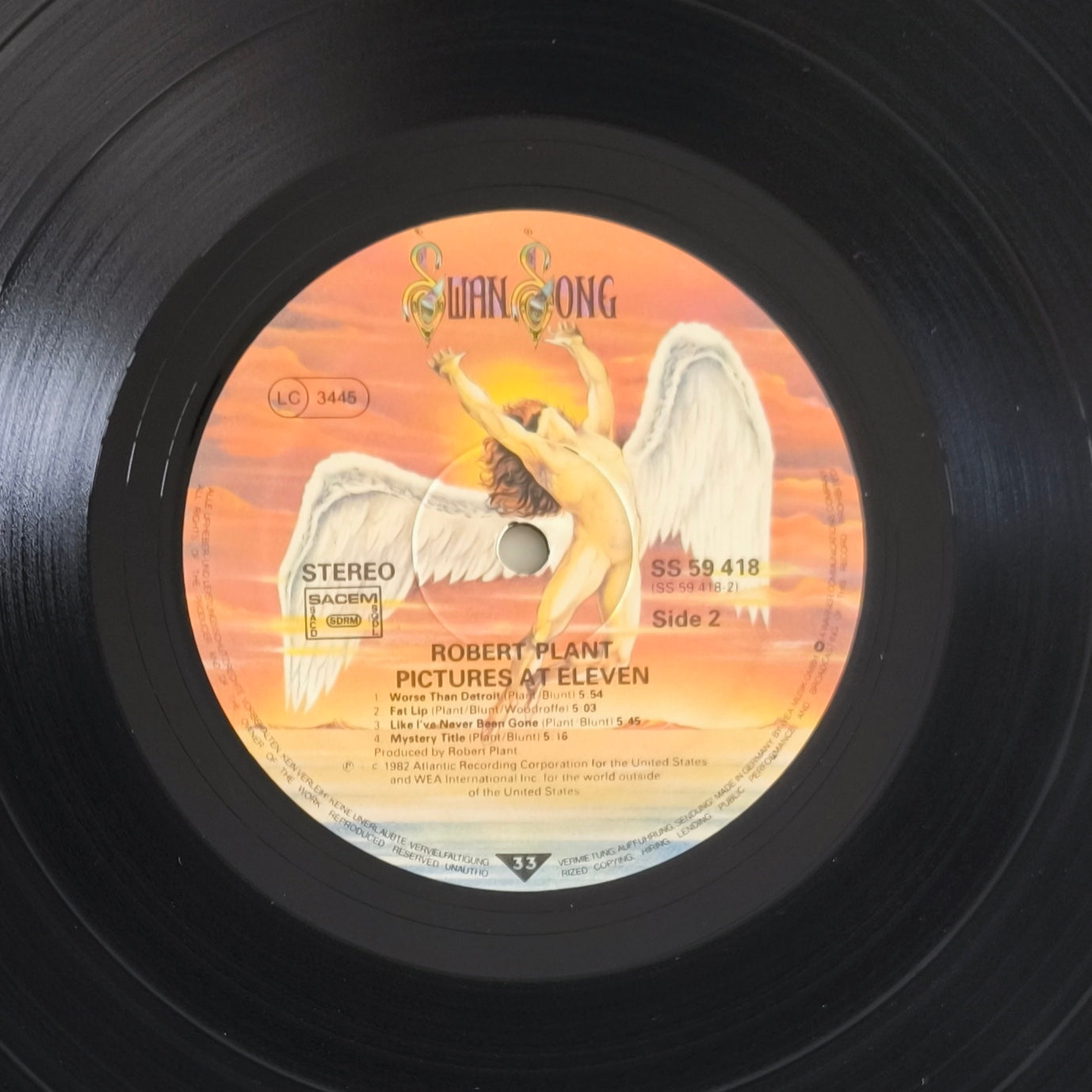 ROBERT PLANT - Pictures At Eleven