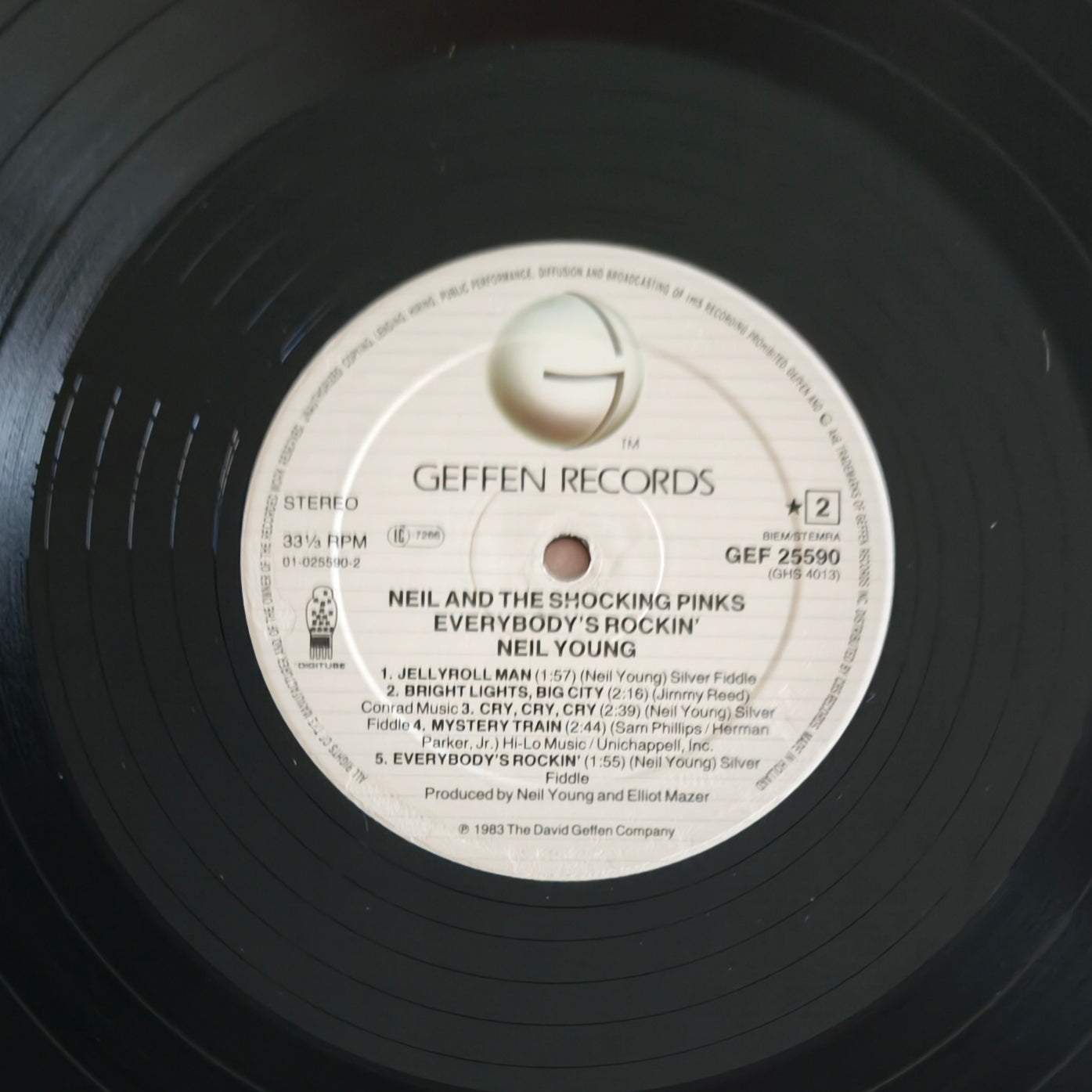 NEIL YOUNG & THE SHOCKING PINKS - Everybody's Rockin'