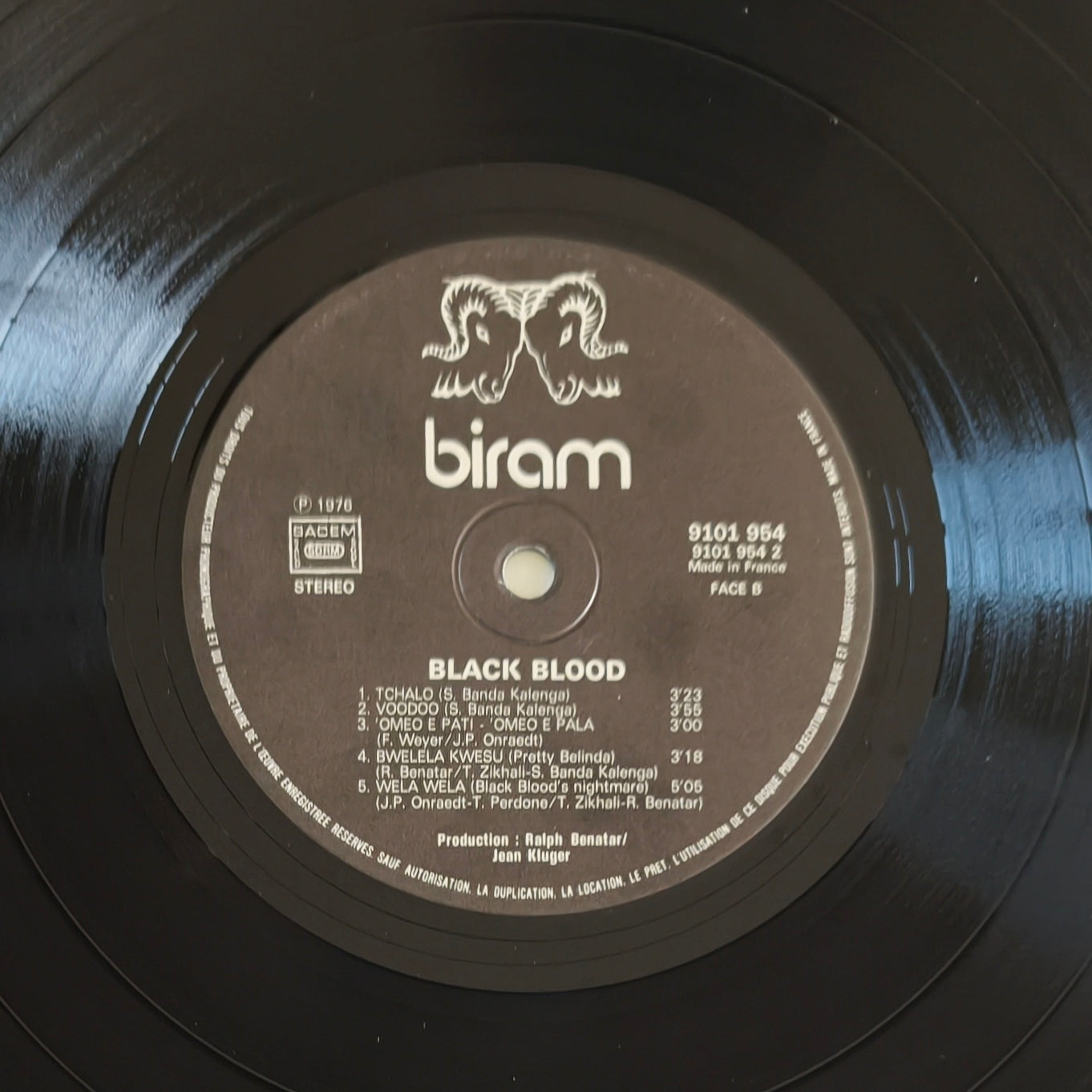 BLACK BLOOD - Amanda