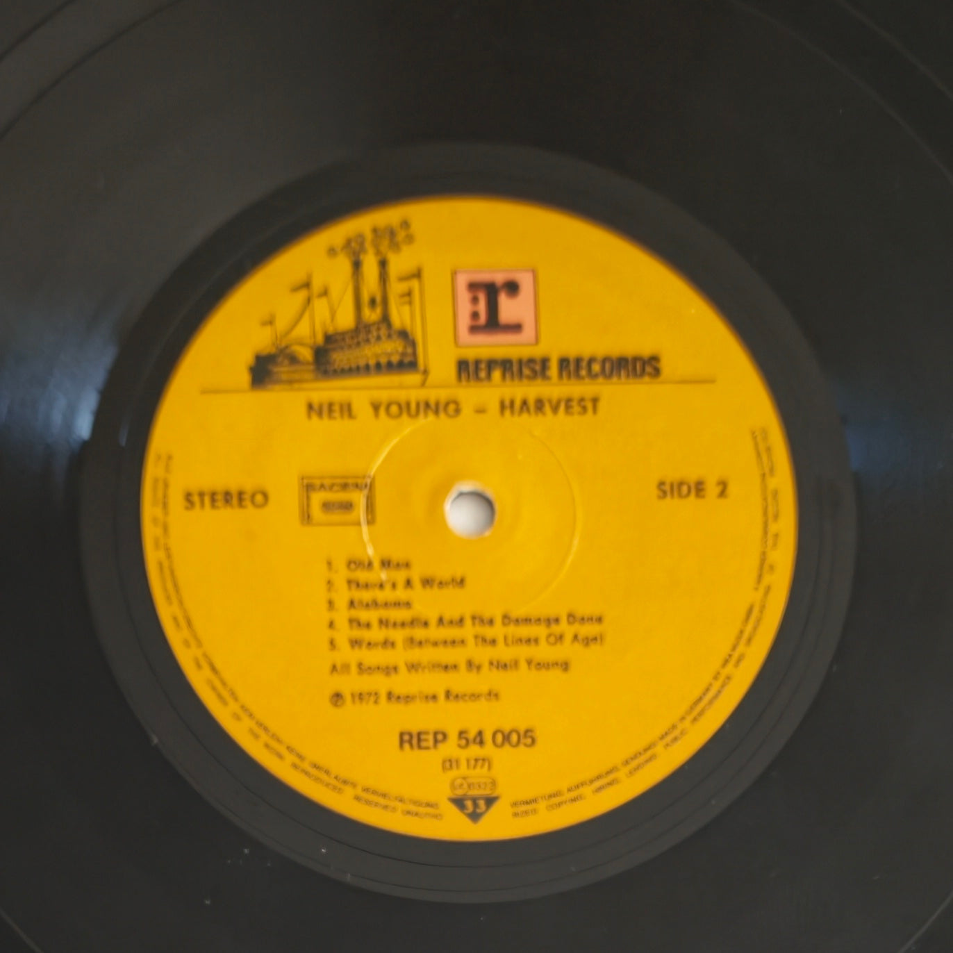 NEIL YOUNG - Harvest