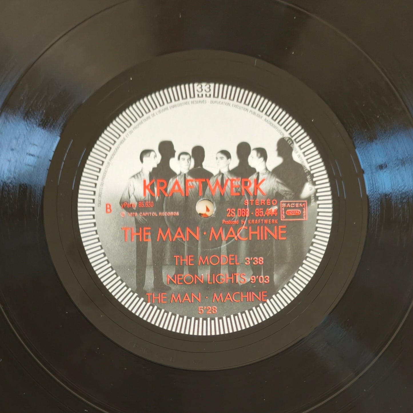 KRAFTWERK - The Man Machine