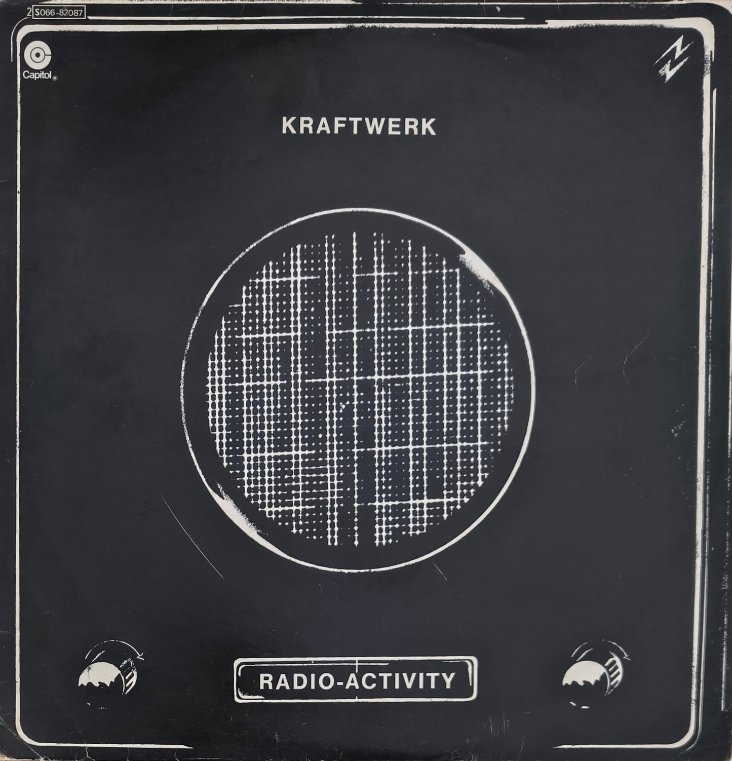 KRAFTWERK - Radio-Activity