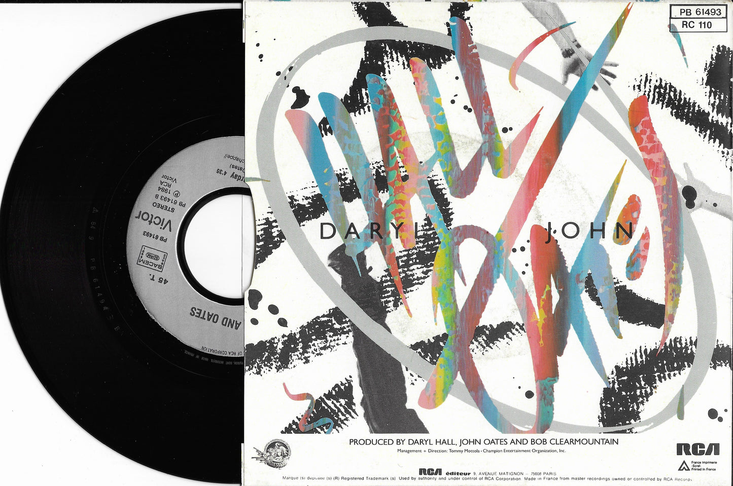 DARYL HALL & JOHN OATES - Out Of Touch