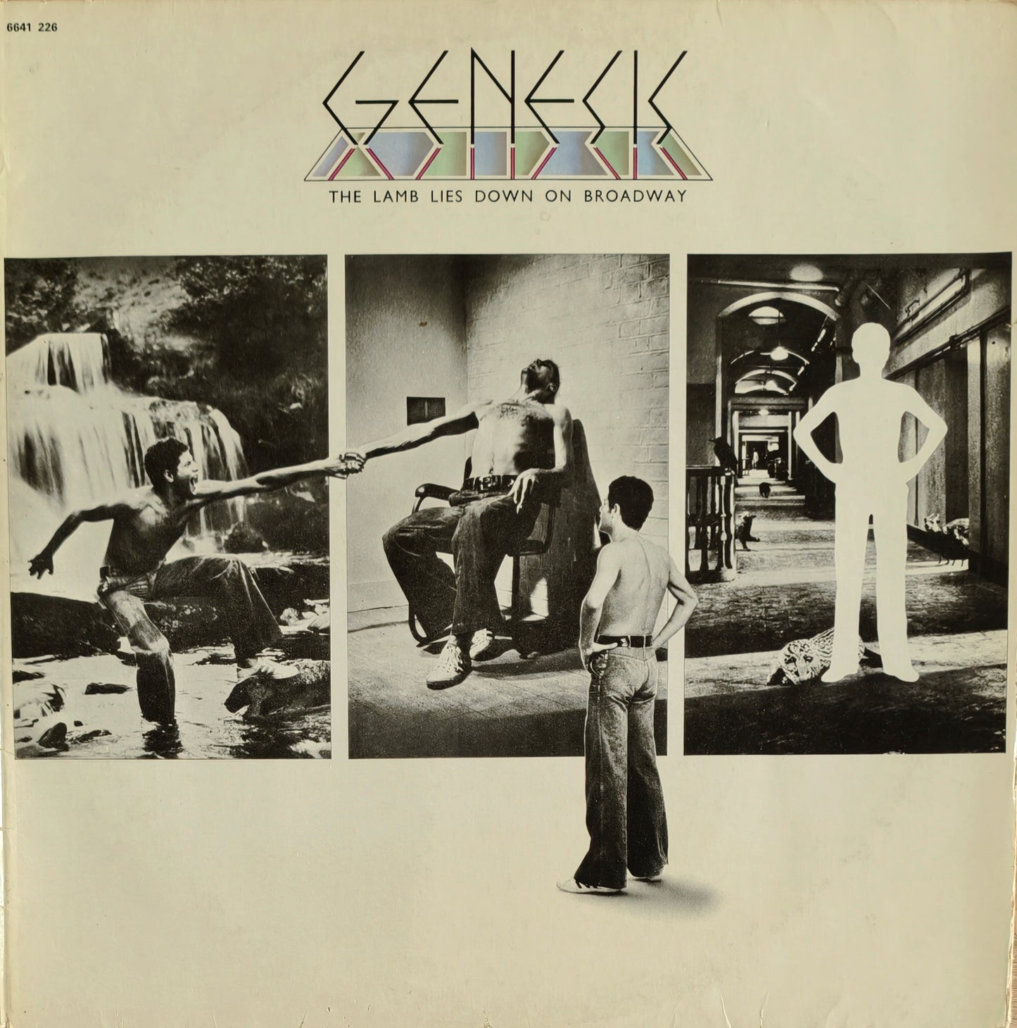 GENESIS - The Lamb Lies Down On Broadway