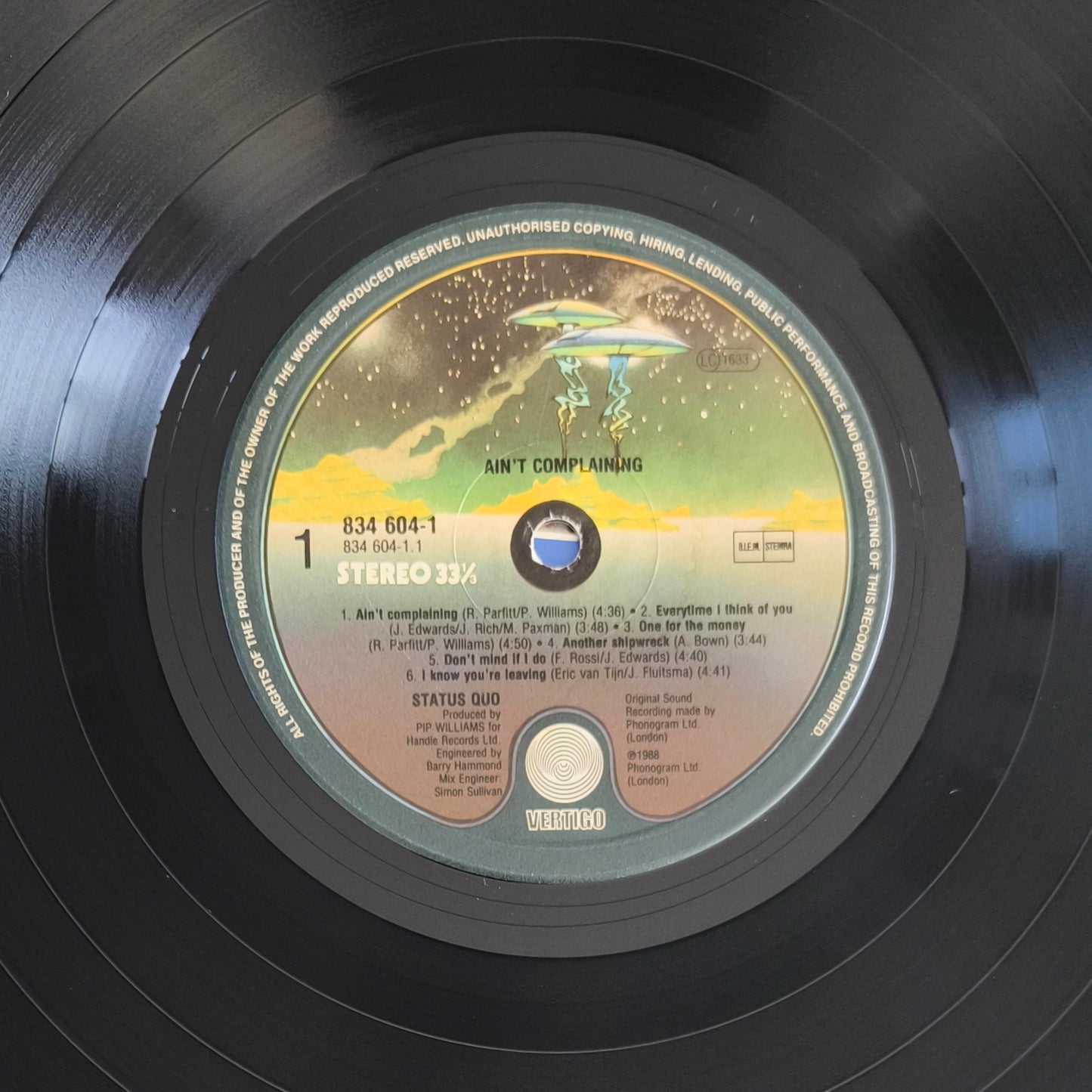 STATUS QUO - Ain't Complaining