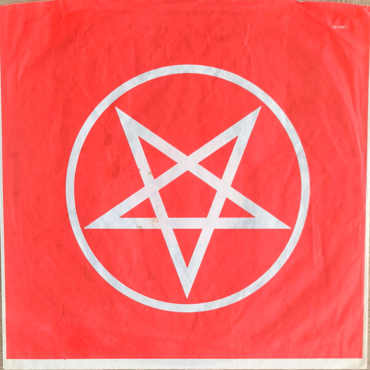 MOTLEY CRUE - Shout At The Devil