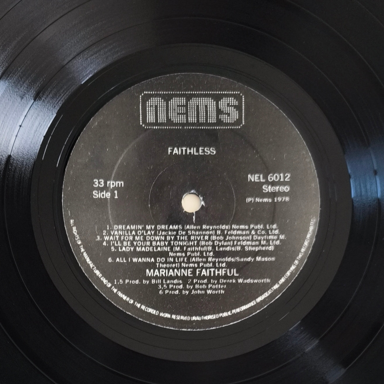 MARIANNE FAITHFULL - Faithless