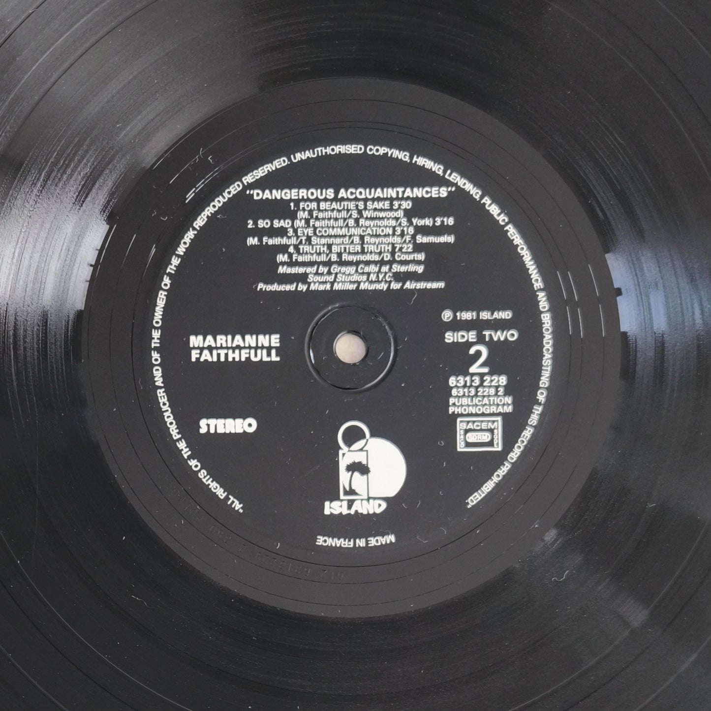 MARIANNE FAITHFULL - Dangerous Acquaintances