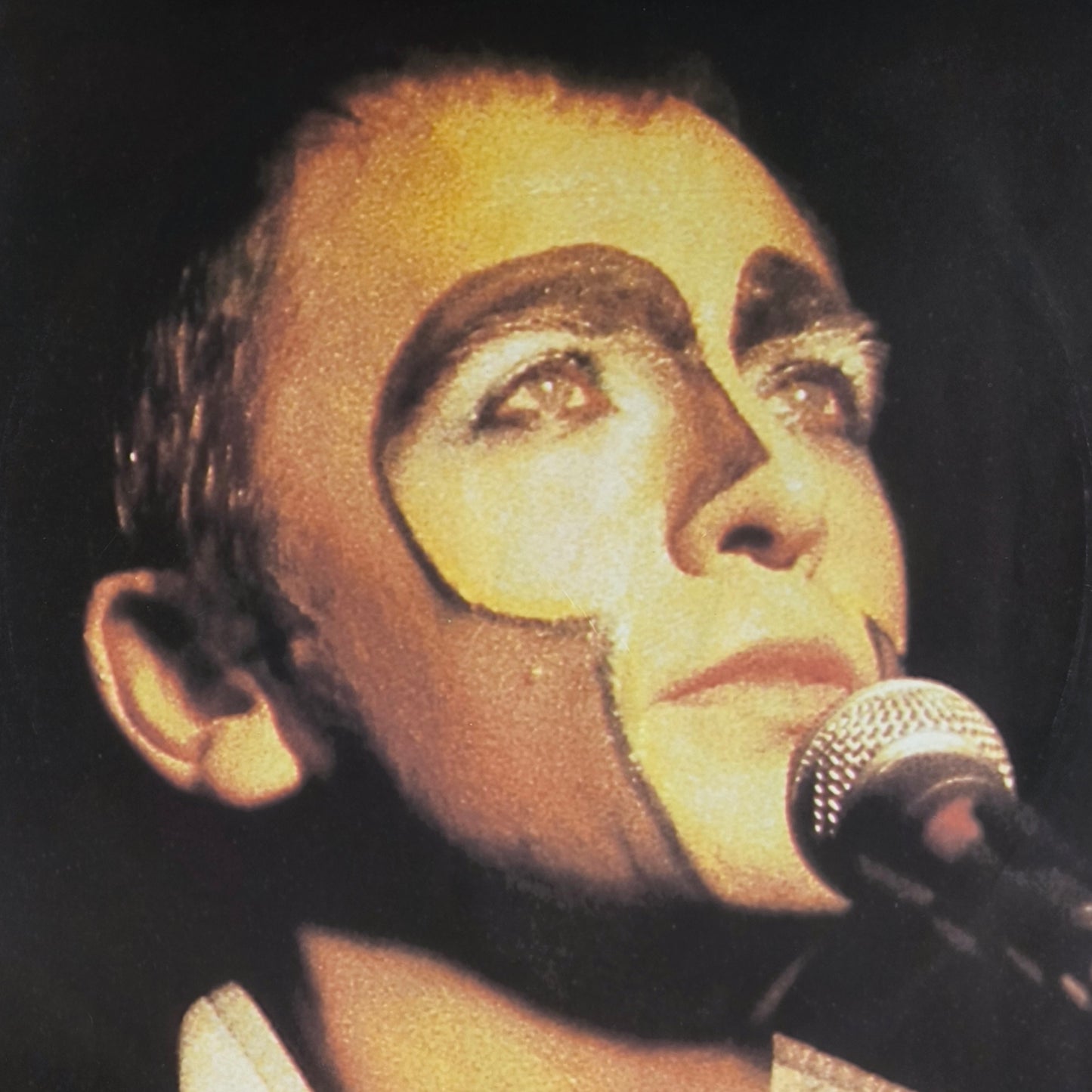 PETER GABRIEL - Plays Live