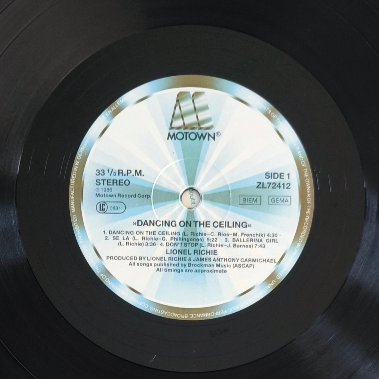 LIONEL RICHIE - Dancing On The Ceiling