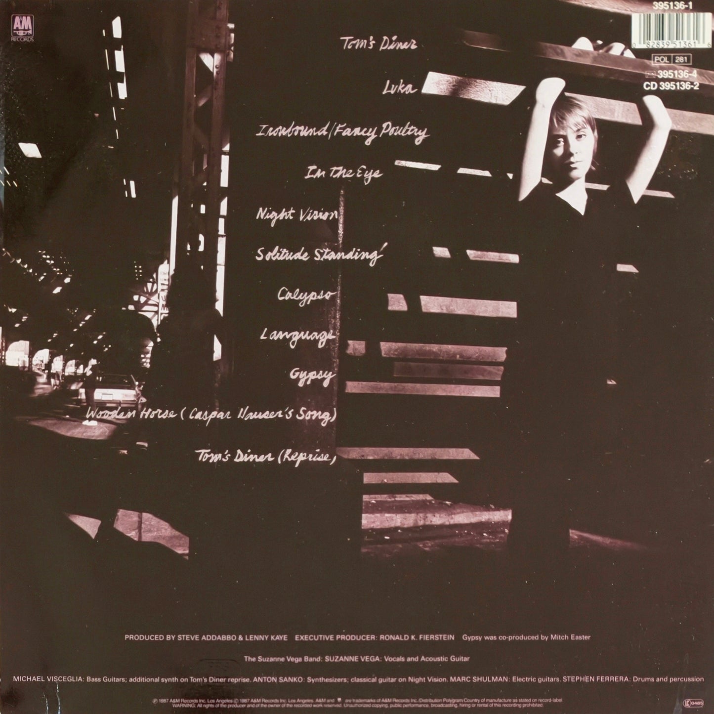 SUZANNE VEGA - Solitude Standing