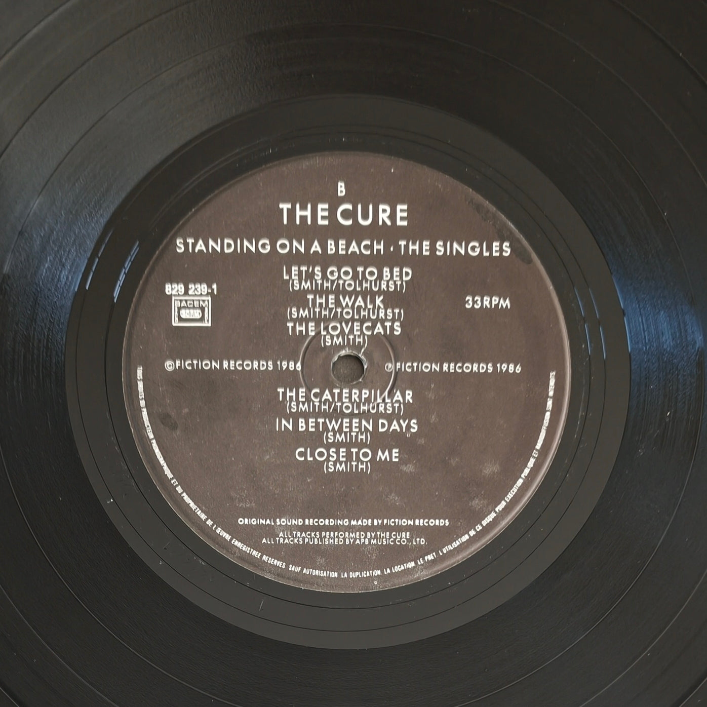 THE CURE - Standing on a Beach (The Singles)