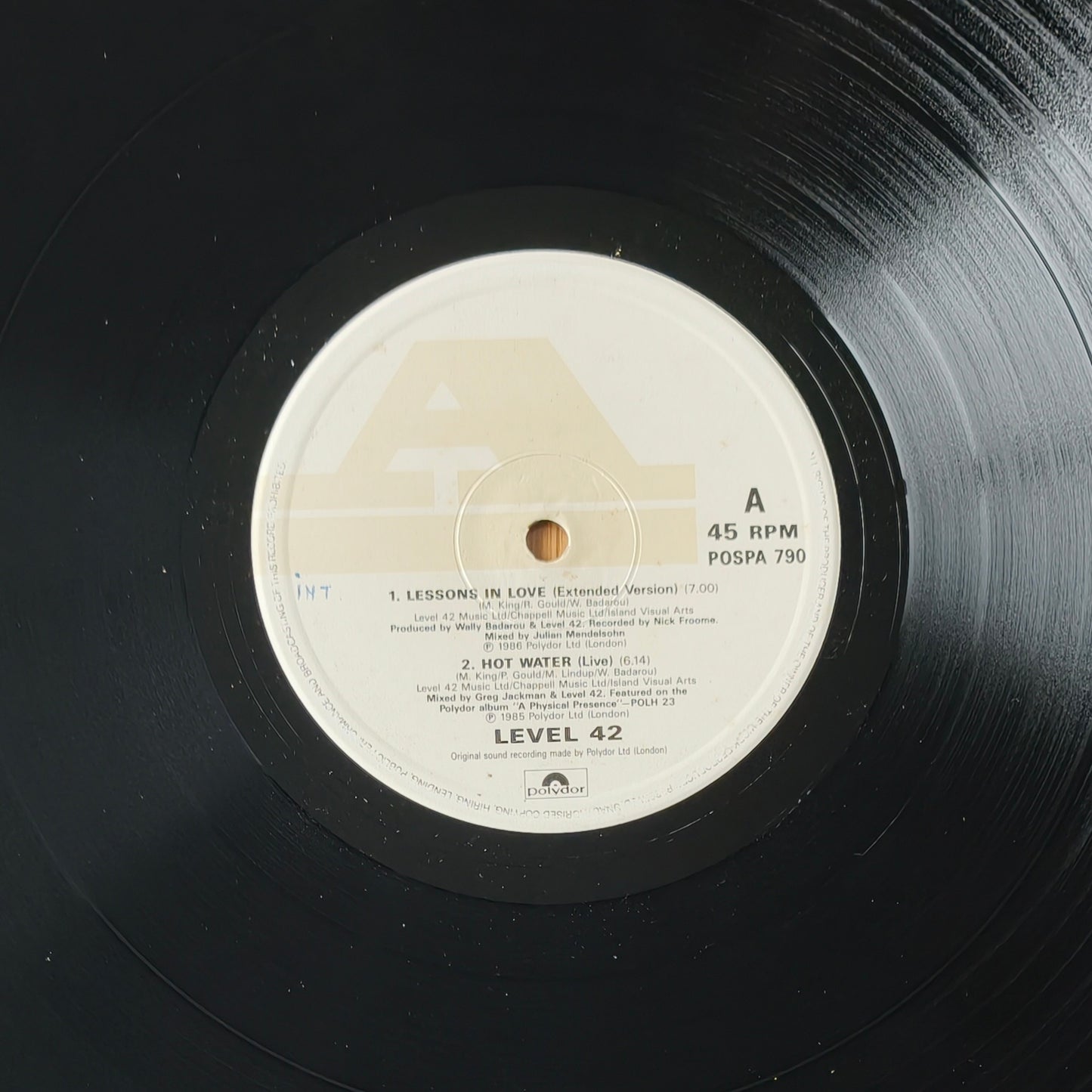 LEVEL 42 - Lessons In Love (Extended Version)