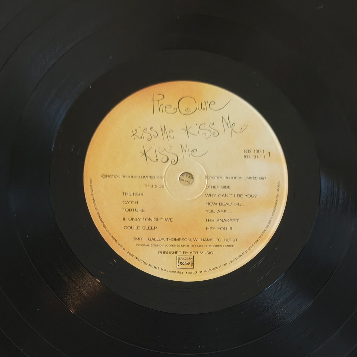 THE CURE - Kiss me Kiss me Kiss me