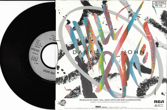 DARYL HALL & JOHN OATES - Out Of Touch